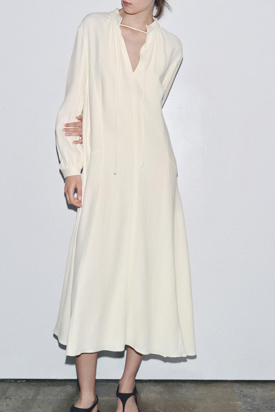 Ecru Μίντι Φόρεμα με Σχέδιο Δεσίματος στο Λαιμό | Φορέματα - Casual Dresses | Ecru Midi Dress with Tie-Neck Detail